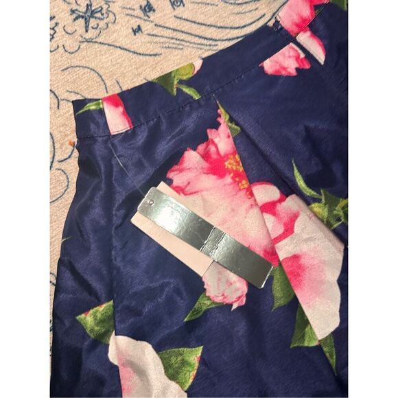 NEW WITH TAGS Beautiful Lady’s Sequin Hearts Womens Navy Floral Print midi A-Lin - Picture 3 of 9